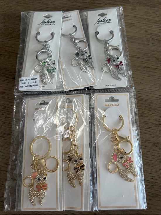 Accessories - 12 Gold and Silver Cat Keychain with Crown and Bow Bag charms